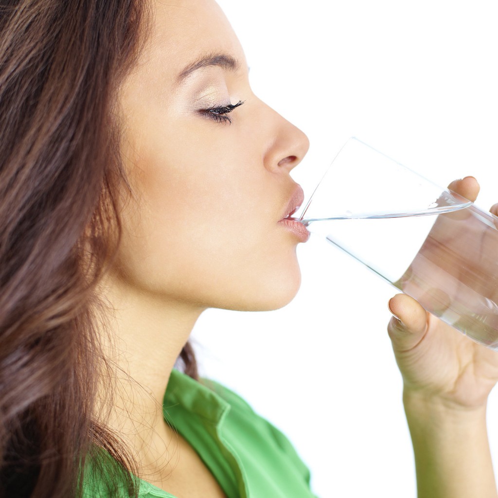 Alimente sua saúde com água alcalina